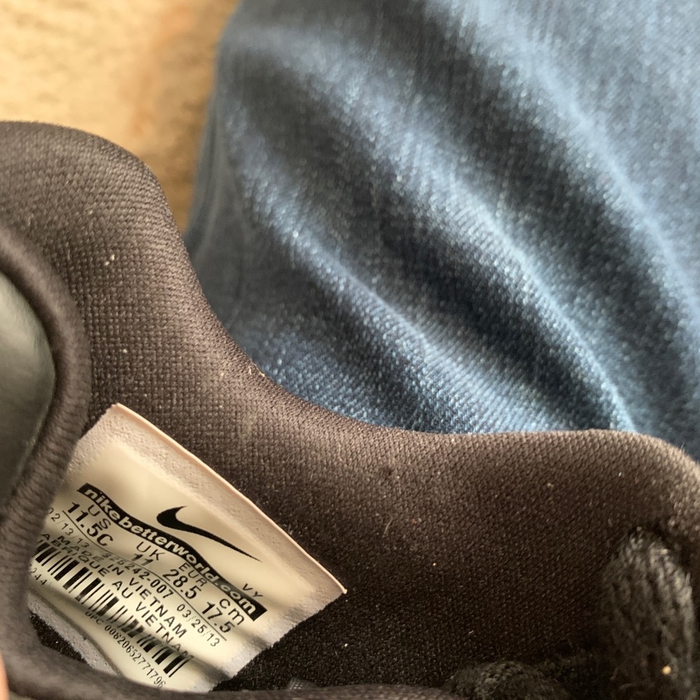 Nike - Picture 2 of 6